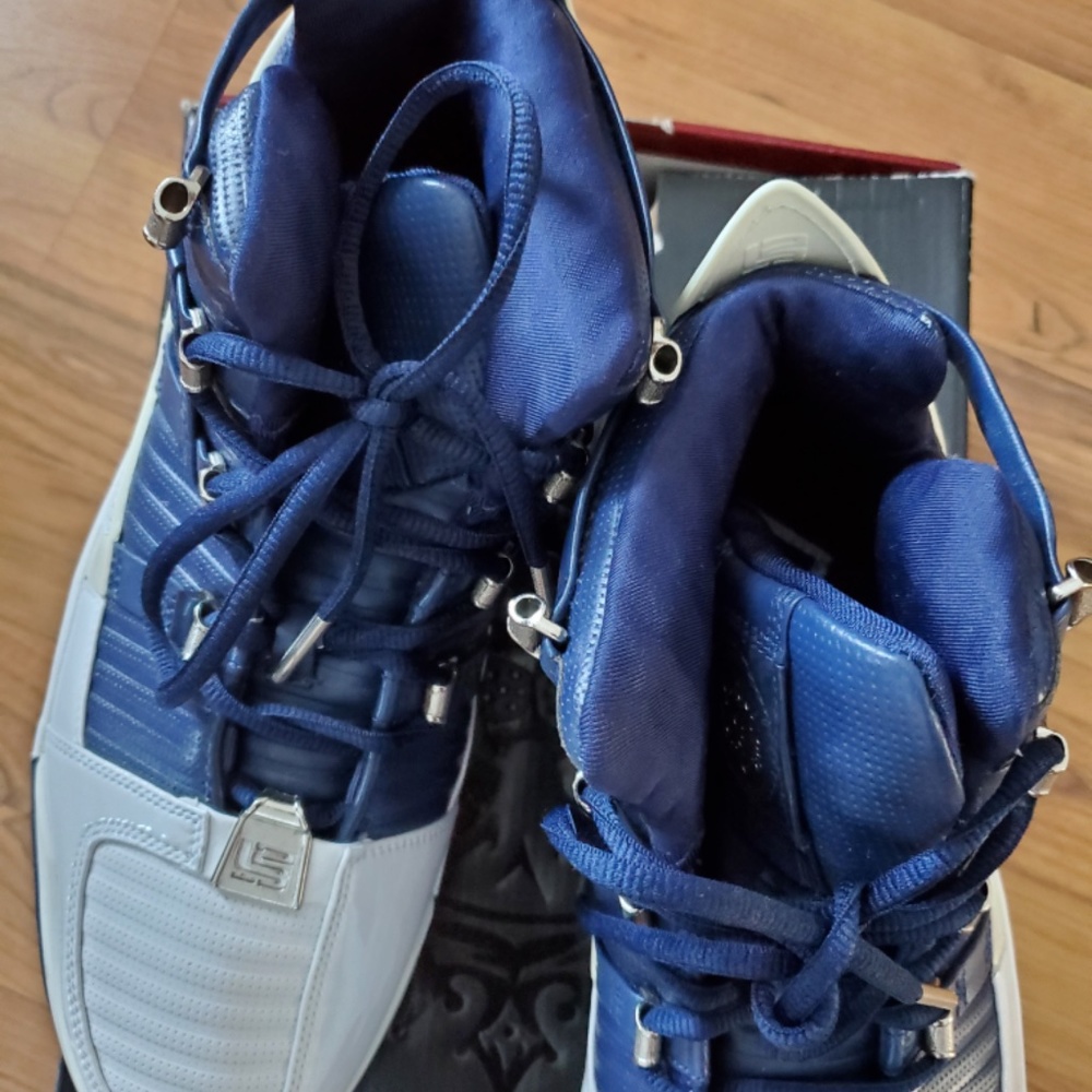 9.5 Zoom LeBron III White/Midnight Navy -Met Silver
